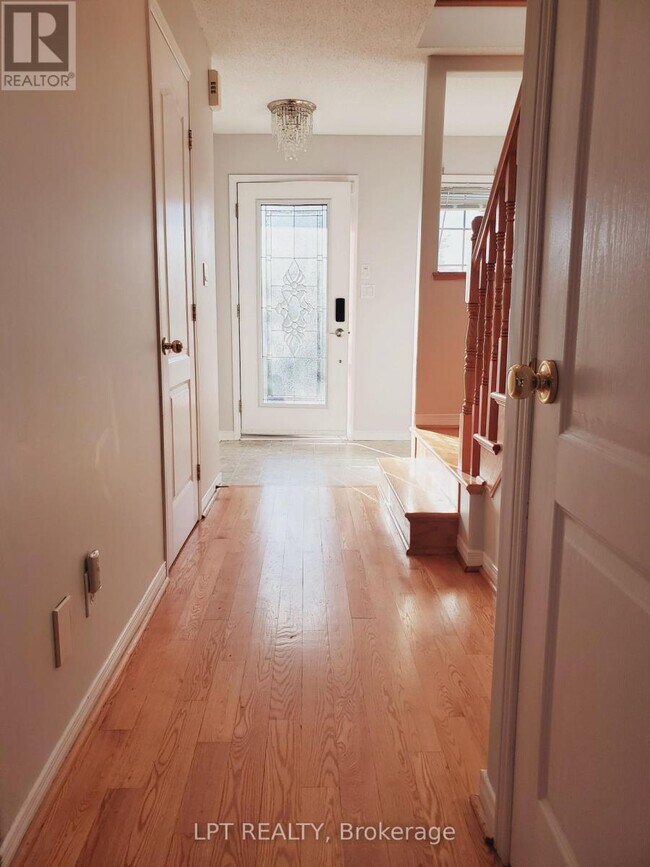 919 Rainbow Crescent in Kingston, ON - Building Photo - Building Photo