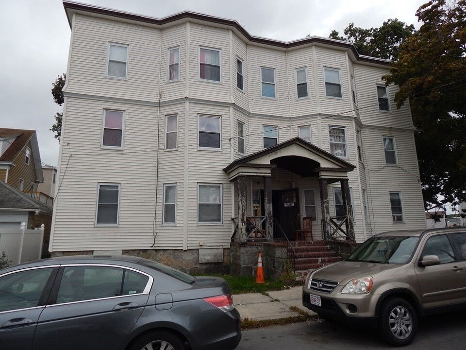 212-214 Boxford St in Lawrence, MA - Building Photo