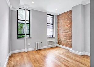 277 E 10th St in New York, NY - Building Photo - Building Photo
