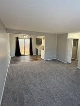 620 S Mt Carmel St in Wichita, KS - Foto de edificio - Building Photo