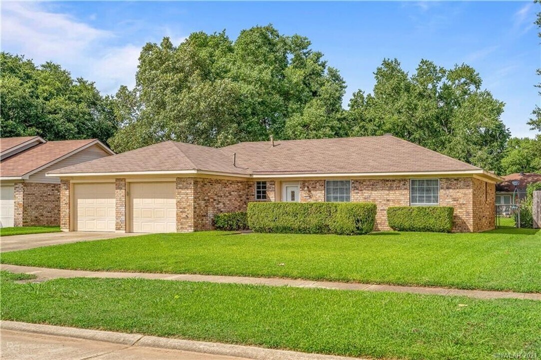 3511 Lanell Dr in Bossier City, LA - Building Photo