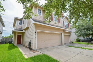 8755 Thistlemoor Ln in Houston, TX - Building Photo