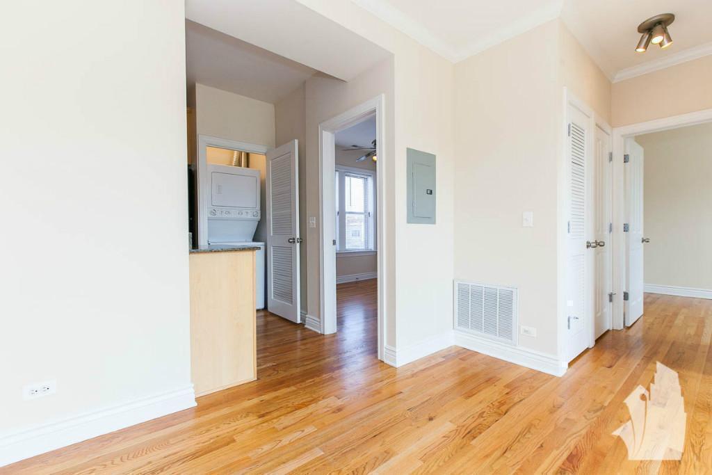 1150 W Waveland Ave, Unit 1212-1214-2 in Chicago, IL - Building Photo