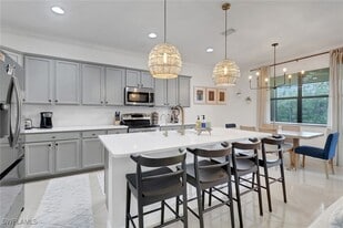 11295 Red Bluff Ln in Ft. Myers, FL - Building Photo