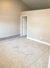 1410 Calle Violeta in Thousand Oaks, CA - Building Photo - Building Photo