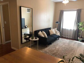 2 Harbor Cir in Centerport, NY - Building Photo - Building Photo