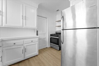 335 N Genesee Ave in Los Angeles, CA - Building Photo - Building Photo