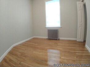 108 Boston St in Boston, MA - Building Photo - Building Photo