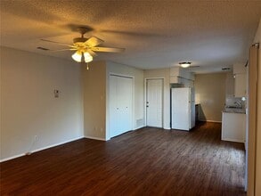 1006 Warrington Dr in Austin, TX - Building Photo - Building Photo