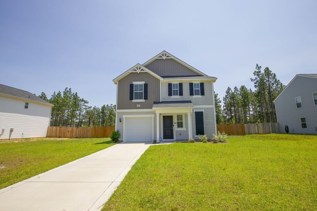 162 Ryan's Run Ln in Raeford, NC - Building Photo