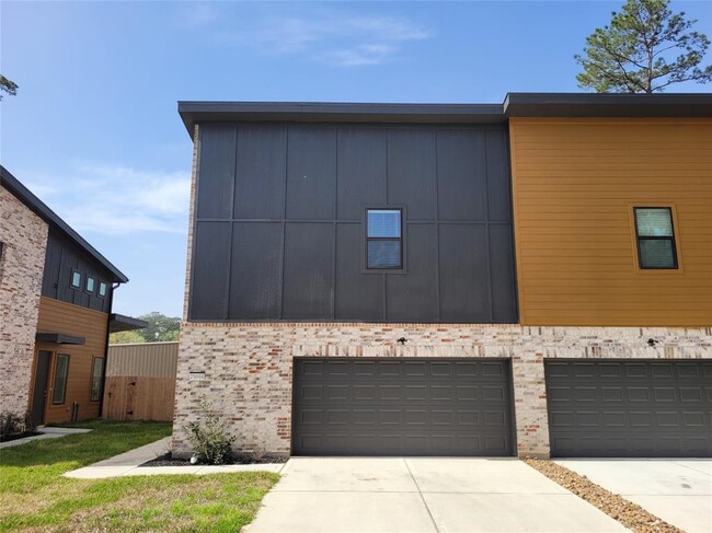 2509 Appian Wy in New Caney, TX - Foto de edificio - Building Photo