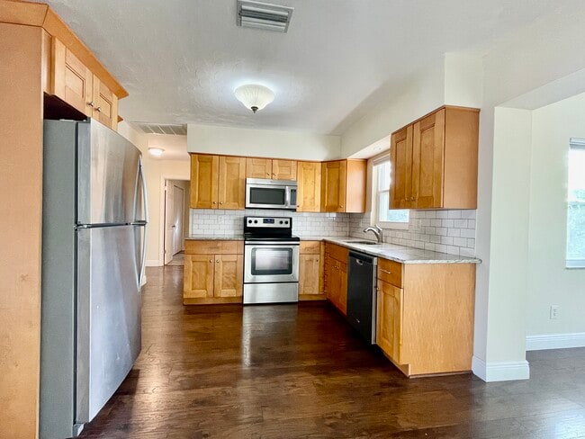 1732 Bellemeade Dr in Clearwater, FL - Building Photo - Building Photo