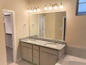 2522 Manor Valley Ln in Sienna, TX - Building Photo - Building Photo