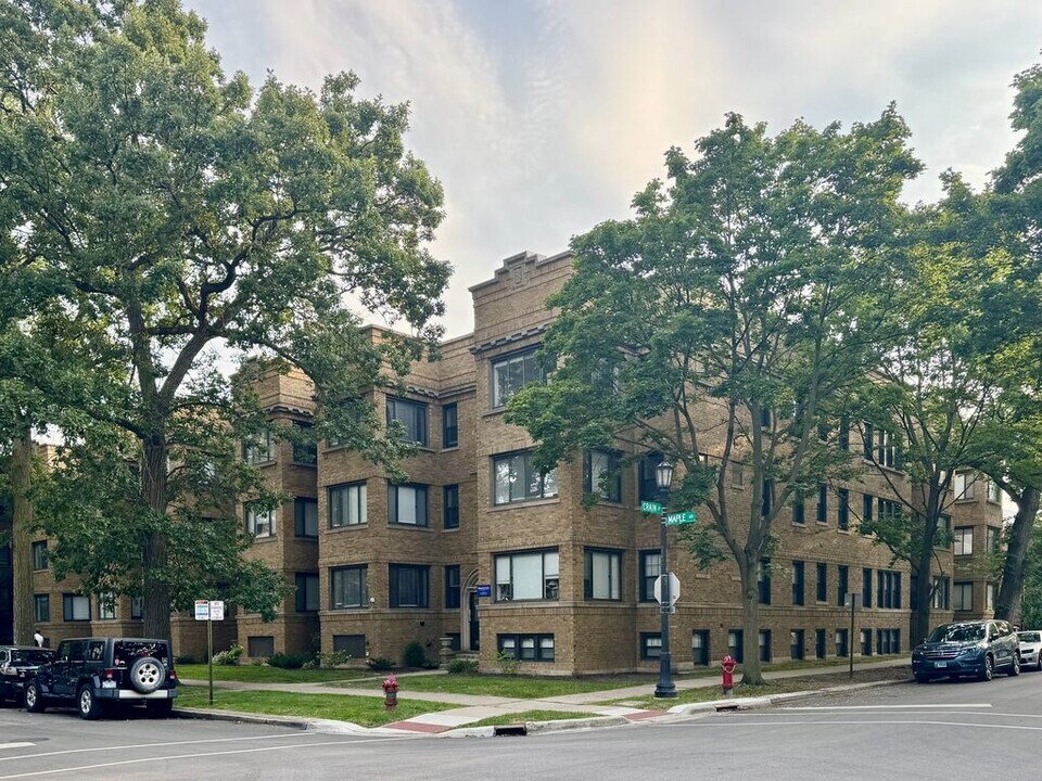 1147 Maple Ave in Evanston, IL - Building Photo