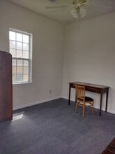 1613 Avenue N 1/2, Unit Upstairs in Galveston, TX - Foto de edificio - Building Photo