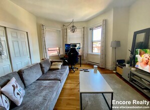 913 Boylston St, Unit 6 in Boston, MA - Building Photo - Building Photo