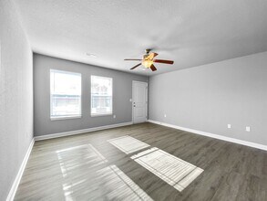 101 SW Rose St in Blue Springs, MO - Building Photo - Building Photo