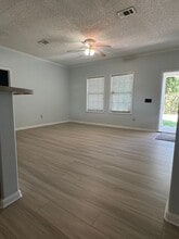 1130 Grapefruit Rd SE in Palm Bay, FL - Building Photo - Building Photo