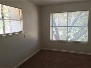1900 Sandy Ct in Arlington, TX - Building Photo - Building Photo