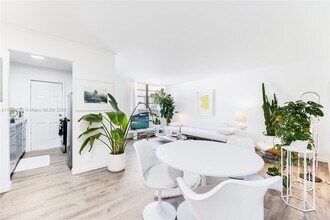 301 Jefferson Ave in Miami Beach, FL - Building Photo - Building Photo