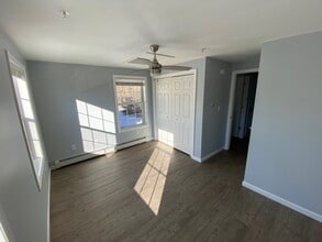 46 Carriage Ln, Unit A in Portland, ME - Building Photo - Building Photo