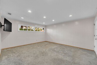 16553 Hartsook St in Los Angeles, CA - Building Photo - Building Photo