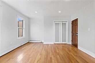 36 Perry St in Jersey City, NJ - Building Photo - Building Photo