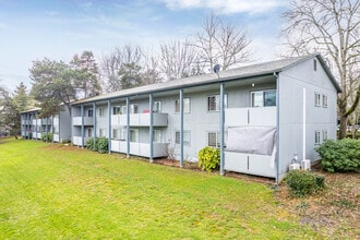 McCornack Place Apartments in Eugene, OR - Building Photo - Building Photo