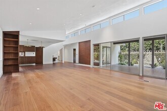 444 S Windsor Blvd in Los Angeles, CA - Building Photo - Building Photo