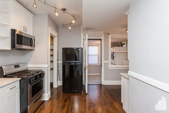3253 N Kenmore Ave, Unit 1 in Chicago, IL - Building Photo - Building Photo