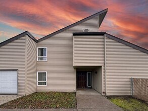 2077 Lemuria St in Eugene, OR - Building Photo - Building Photo