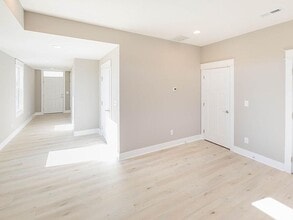 8311 S Prestwick Dr in Newberry, IN - Foto de edificio - Building Photo