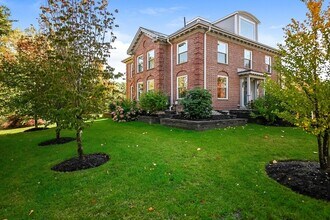 2-4 Evergreen Ave in Newton, MA - Building Photo - Building Photo