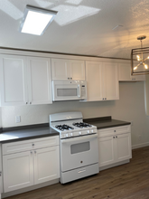 220 E 12th St in Long Beach, CA - Building Photo - Building Photo