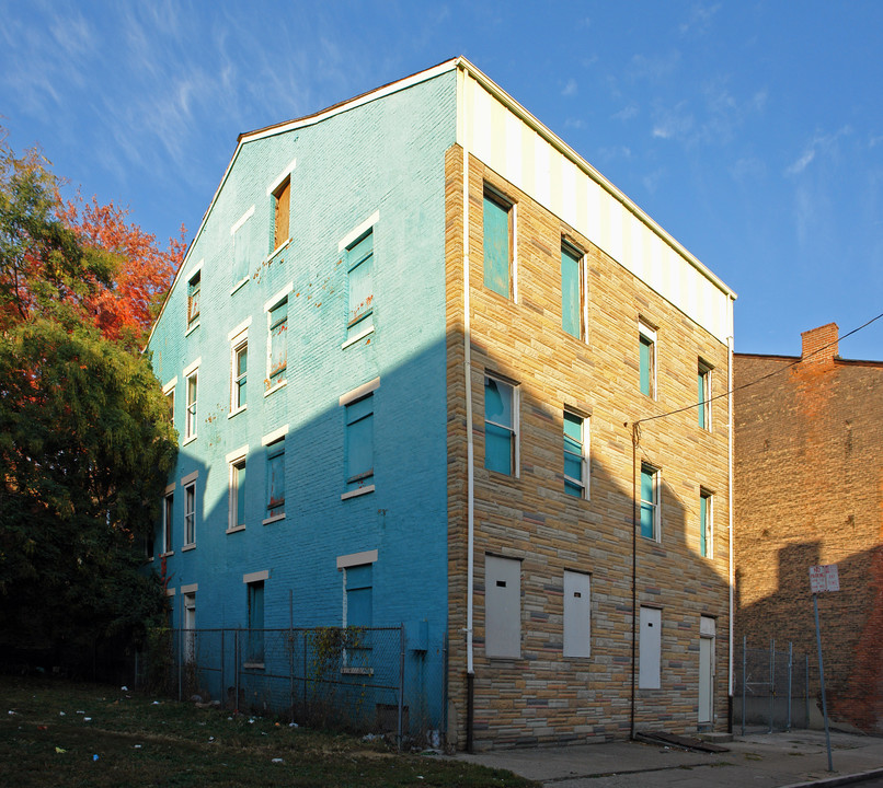 1615 Pleasant St in Cincinnati, OH - Building Photo