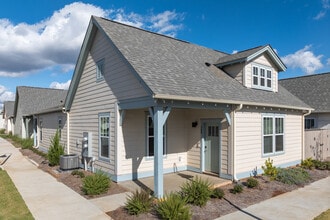 The Villas at Old Monrovia in Huntsville, AL - Foto de edificio - Building Photo
