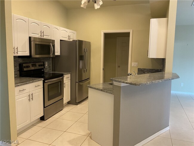 3920 SE 2nd Pl