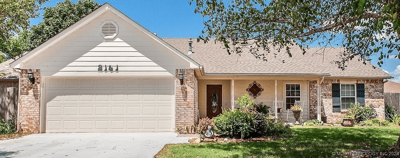 2141 S 140th E Ave in Bixby, OK - Building Photo