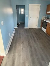 324 Liberty St, Unit 2 in Meriden, CT - Building Photo - Building Photo