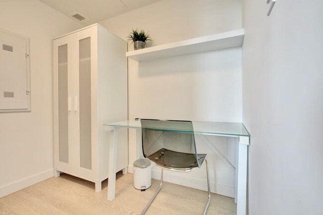 87 Nelson St., Unit SI ID1438679P in Vancouver, BC - Building Photo - Building Photo