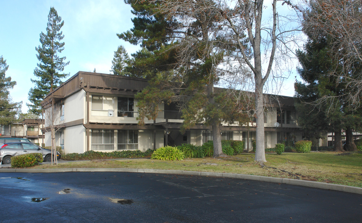 Sierra Vista in Mountain View, CA - Building Photo