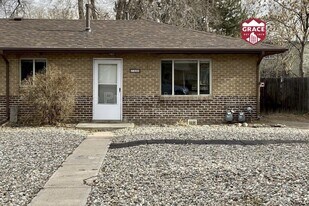 1330 Otis St in Lakewood, CO - Building Photo