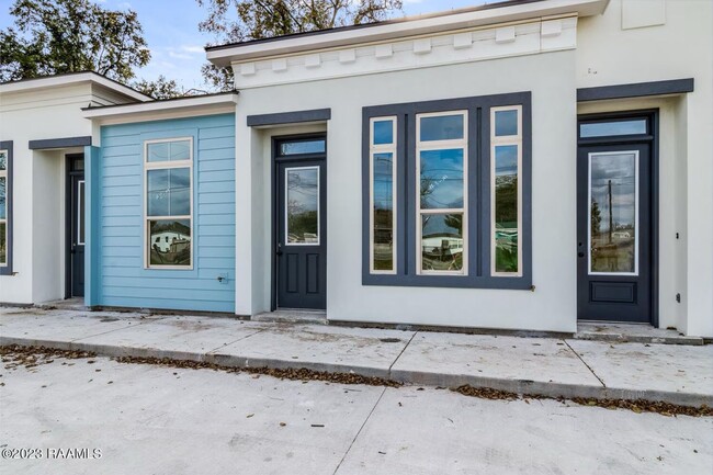508 E Main St in Broussard, LA - Building Photo - Building Photo