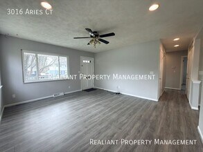 3016 Aries Ct in Cincinnati, OH - Building Photo - Building Photo