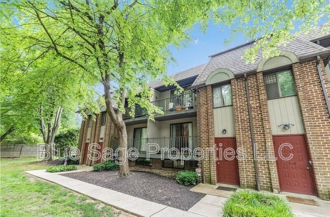 property at 768 Putnam Blvd
