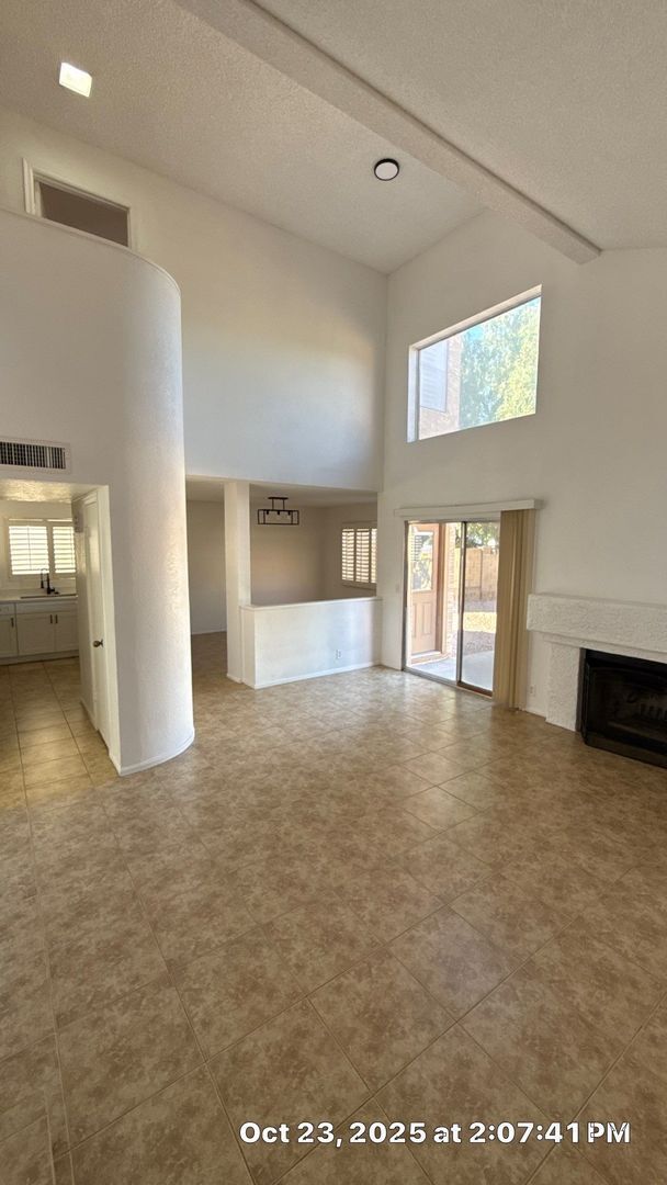 1608 E Villa Theresa Dr in Phoenix, AZ - Building Photo - Building Photo