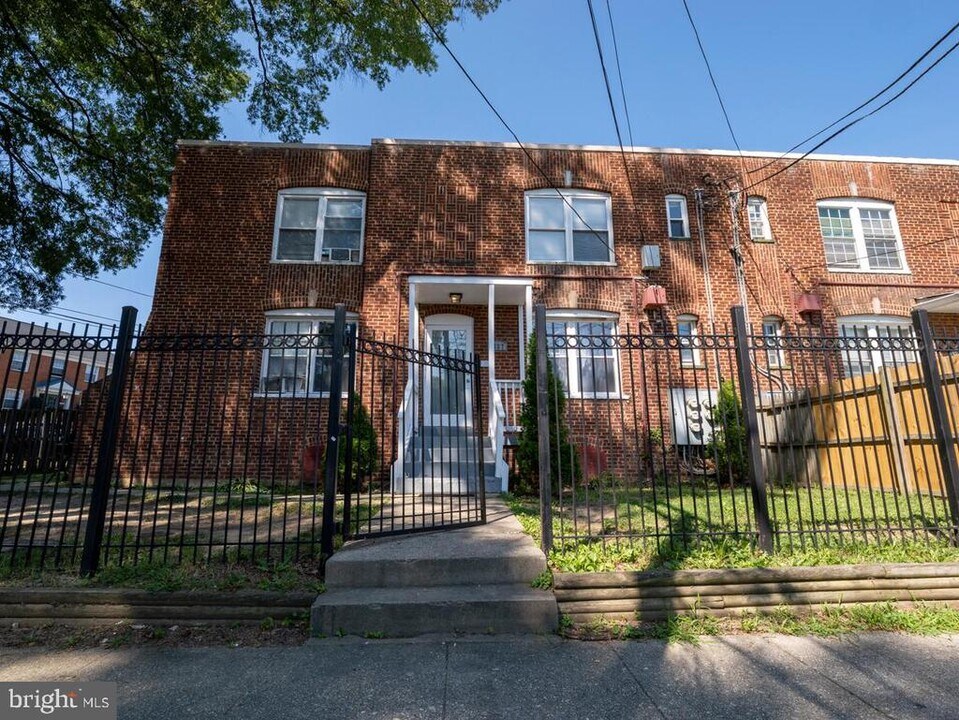 4337 Halley Terrace SE in Washington, DC - Building Photo