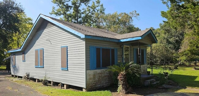 2235 Johnson St in Beaumont, TX - Building Photo - Building Photo