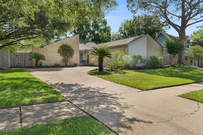 property at 15406 Willow River Dr