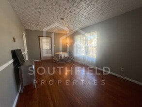 5881 Elm St in Milford, OH - Building Photo - Building Photo